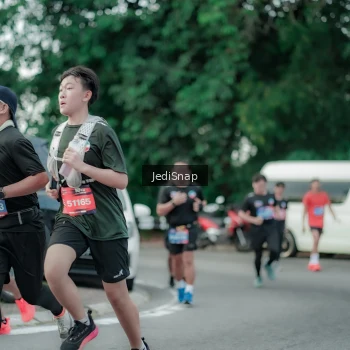Runner Photo 3888544