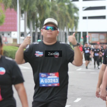 Runner Photo 3888546