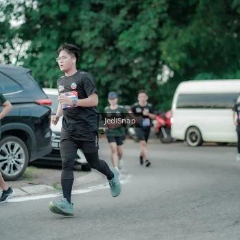 Runner Photo 3888564
