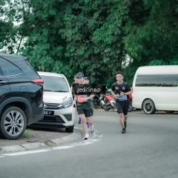 Runner Photo 3888572