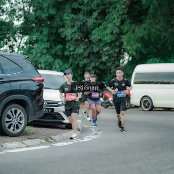 Runner Photo 3888576