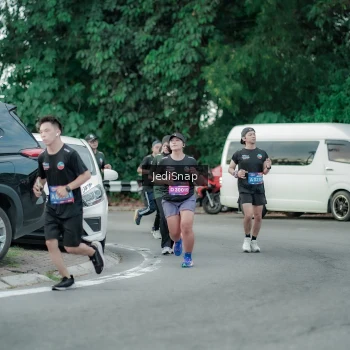 Runner Photo 3888585