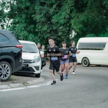 Runner Photo 3888590