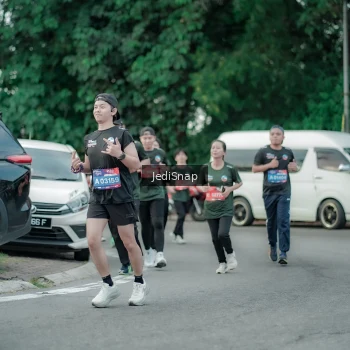 Runner Photo 3888624