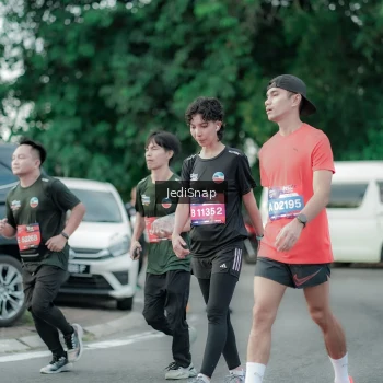Runner Photo 3888717