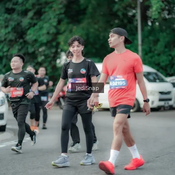 Runner Photo 3888750
