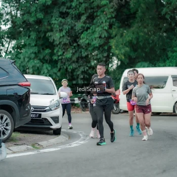 Runner Photo 3888811