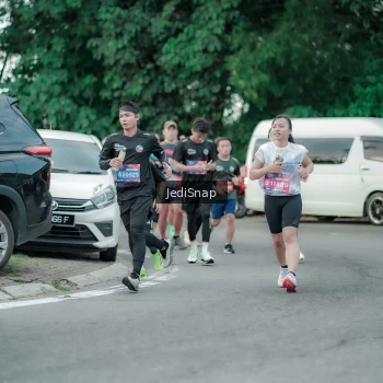 Runner Photo 3888886