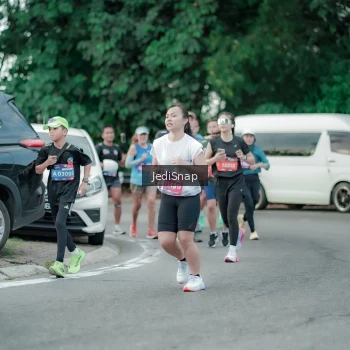 Runner Photo 3888898
