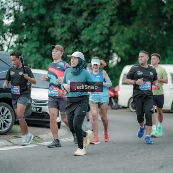 Runner Photo 3888946