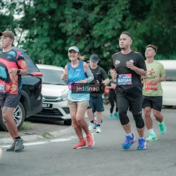 Runner Photo 3888976