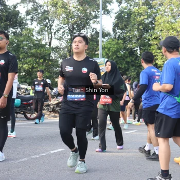 Runner Photo 3889077