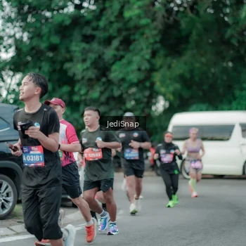 Runner Photo 3889342
