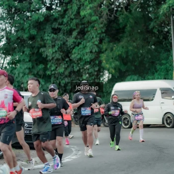Runner Photo 3889375
