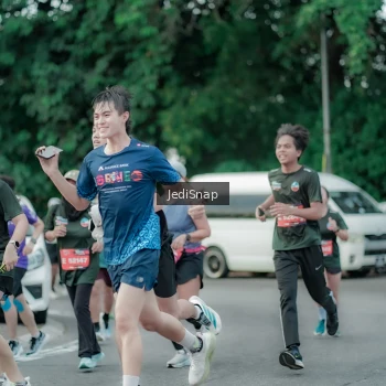 Runner Photo 3889606