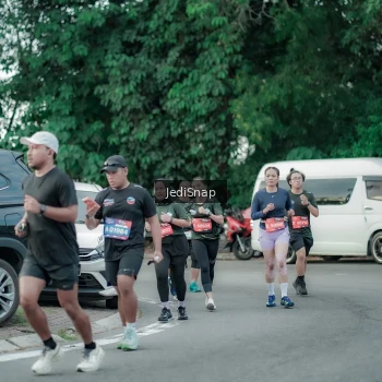 Runner Photo 3889695