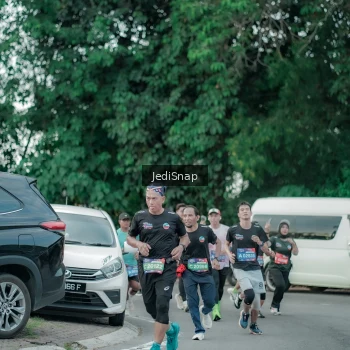 Runner Photo 3889772