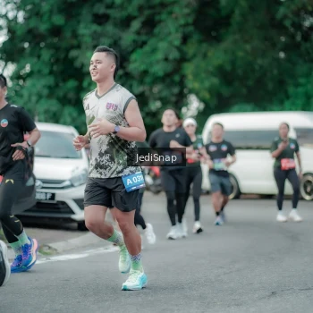 Runner Photo 3890006