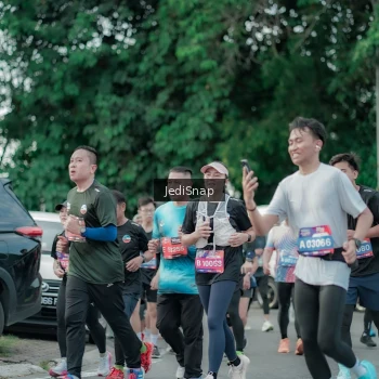 Runner Photo 3890296