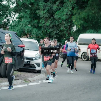 Runner Photo 3890476