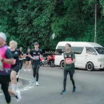 Runner Photo 3890629