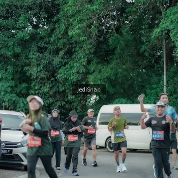 Runner Photo 3890677
