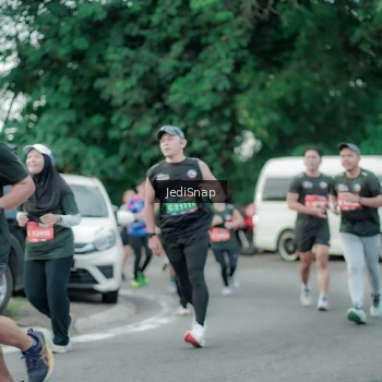 Runner Photo 3890733