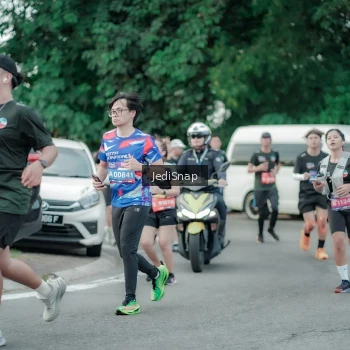 Runner Photo 3890841