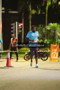 Runner Photo 3891165