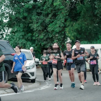 Runner Photo 3891215