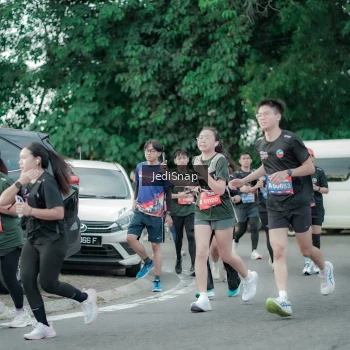 Runner Photo 3891330