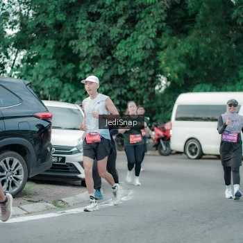 Runner Photo 3892017