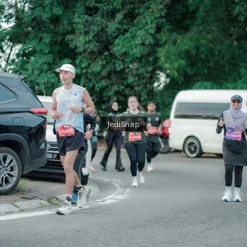Runner Photo 3892018