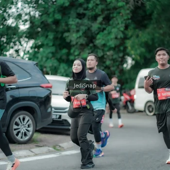 Runner Photo 3892108