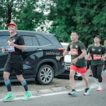 Runner Photo 3892216