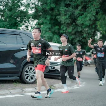 Runner Photo 3892243