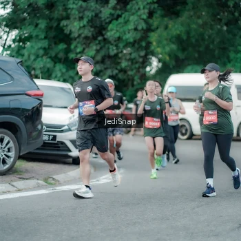 Runner Photo 3892343