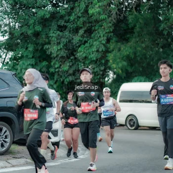 Runner Photo 3892574