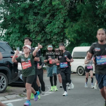 Runner Photo 3892746