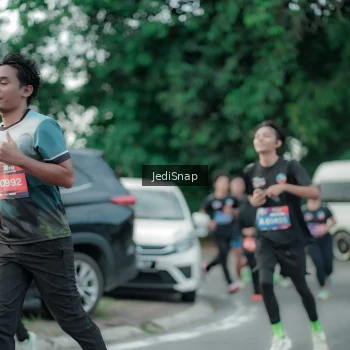 Runner Photo 3892835