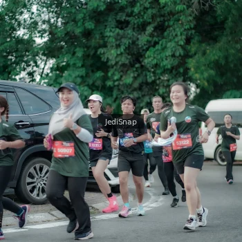 Runner Photo 3892945