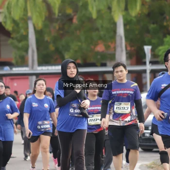 Runner Photo 3893030