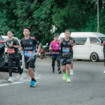 Runner Photo 3893041
