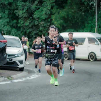 Runner Photo 3893044
