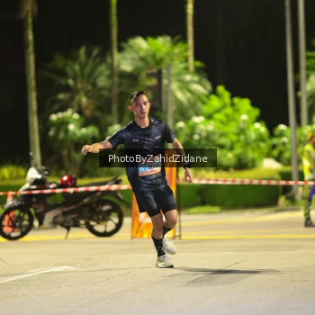Runner Photo 3893066