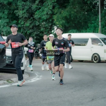 Runner Photo 3893087
