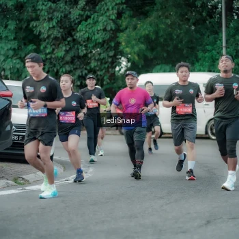 Runner Photo 3893126