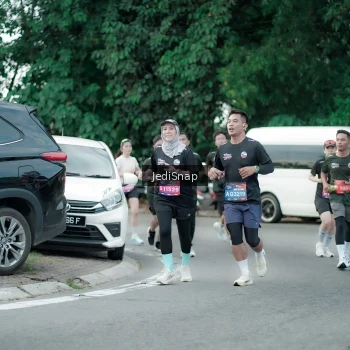 Runner Photo 3893196