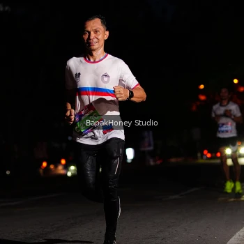 Runner Photo 3893244