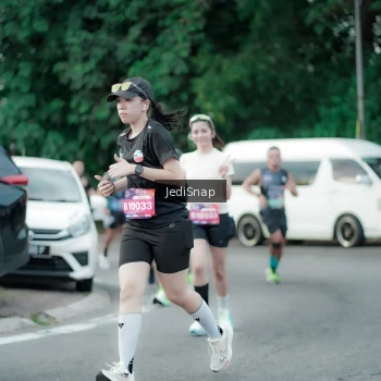 Runner Photo 3893245